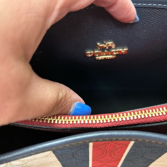 ✨NWT✨ COACH Millie Tote - Picture 3 of 4